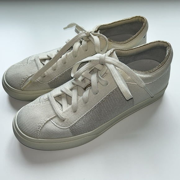 Rothys Limited Edition Gold Metallic Lace up Sneakers - Size 7 - Picture 5 of 13